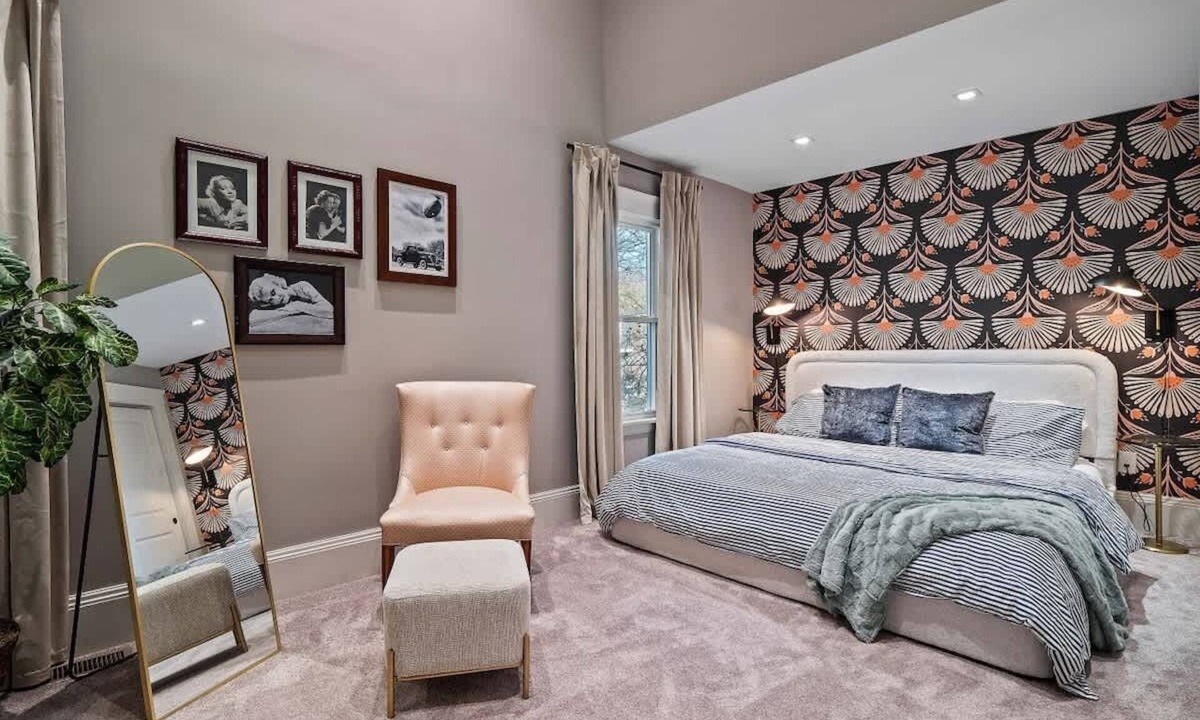 Detroit - Shoreway House | The Cleveland Canvas - Hot Tub - Sleeps 12