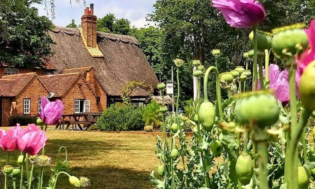 Cuddesdon Bed & Breakfast | The Clifden Arms