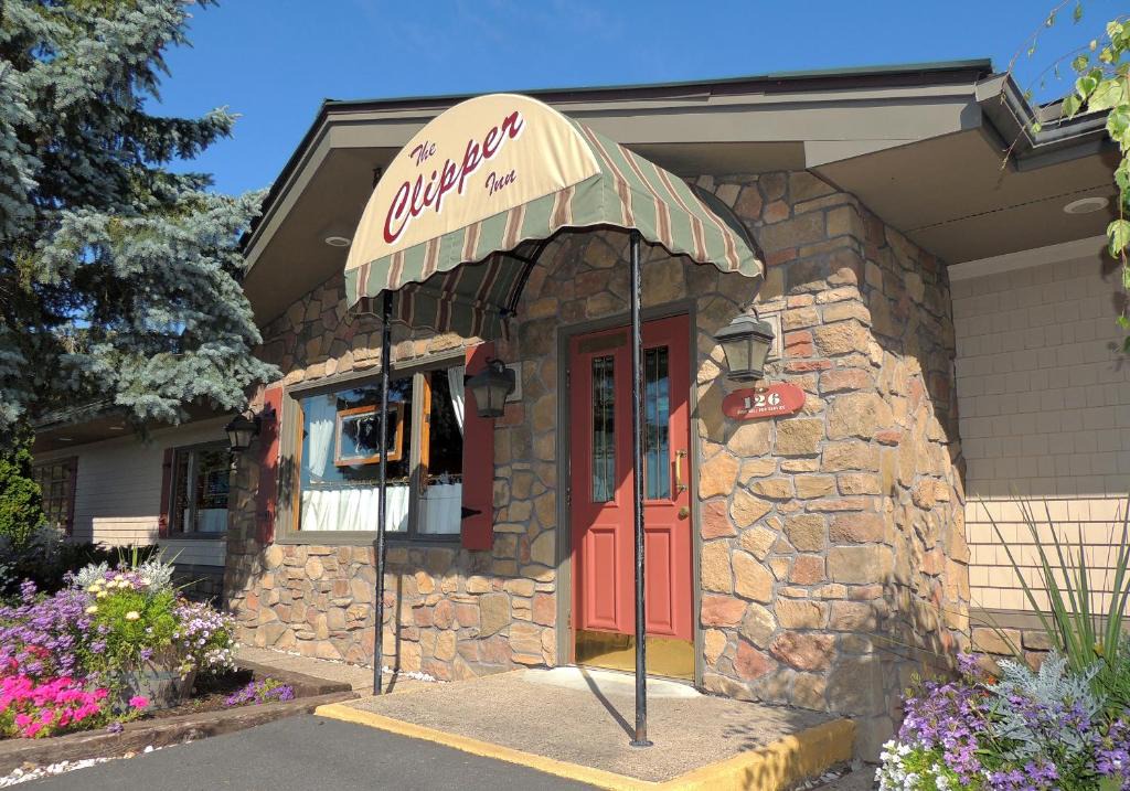 Frontenac Hotel | The Clipper Inn