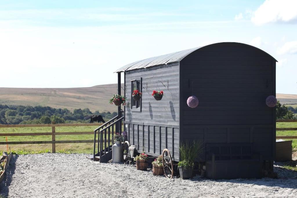 Lydford House | The Cloves Farm Shepherd’s Hut