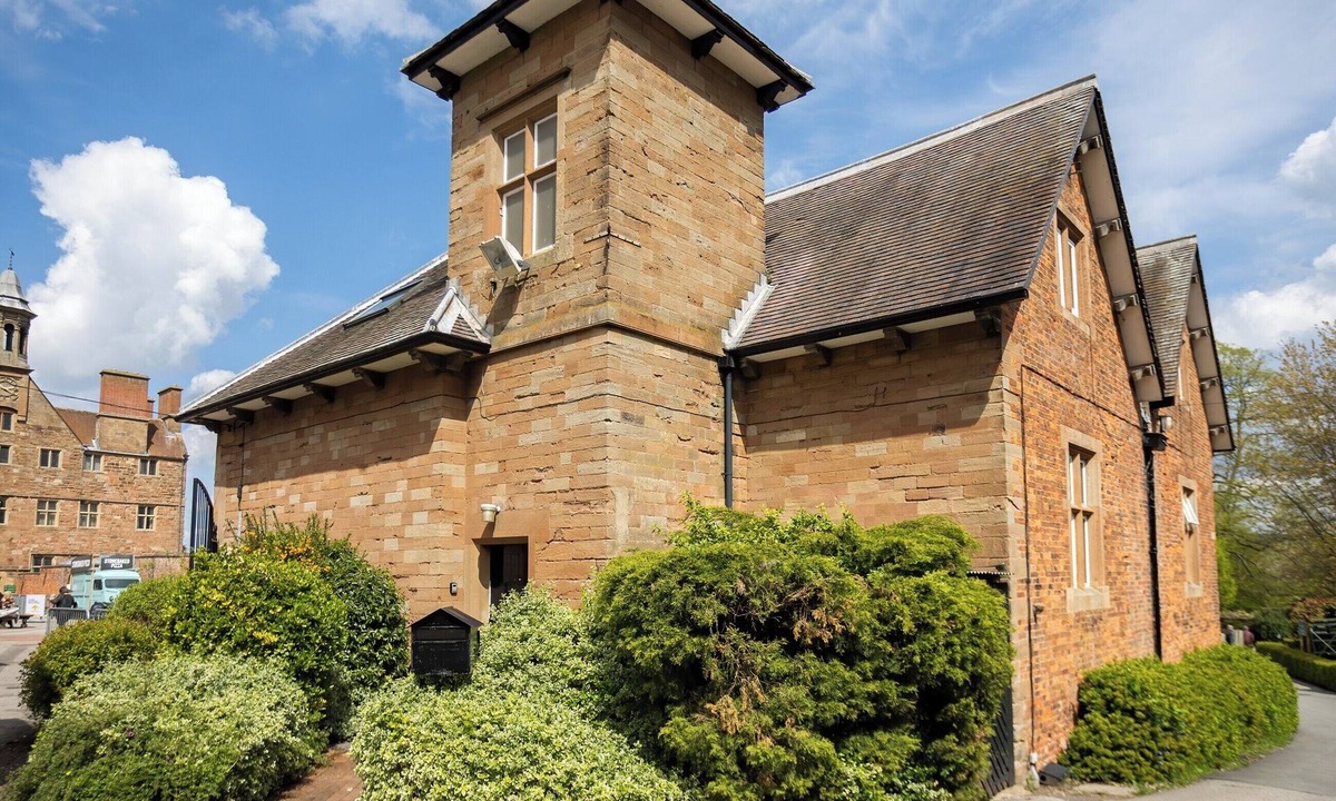 Edwinstowe Cottage | The Coach House Apartment