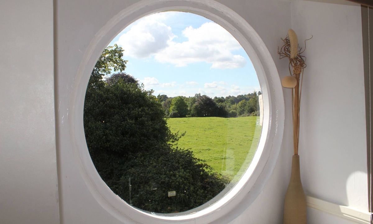 Hambrook Bed & Breakfast | The Coach House