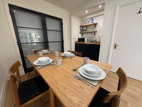 Halstead House | The Coach House