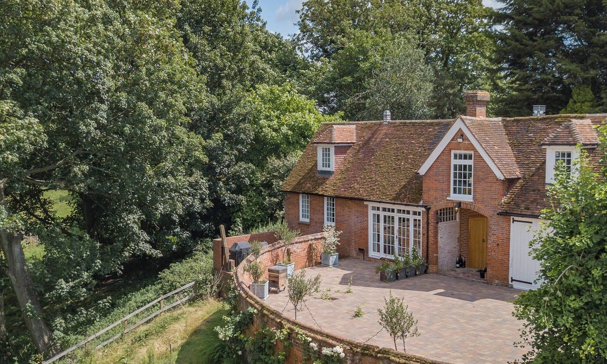 Hernhill Cottage | The Coach House Stables