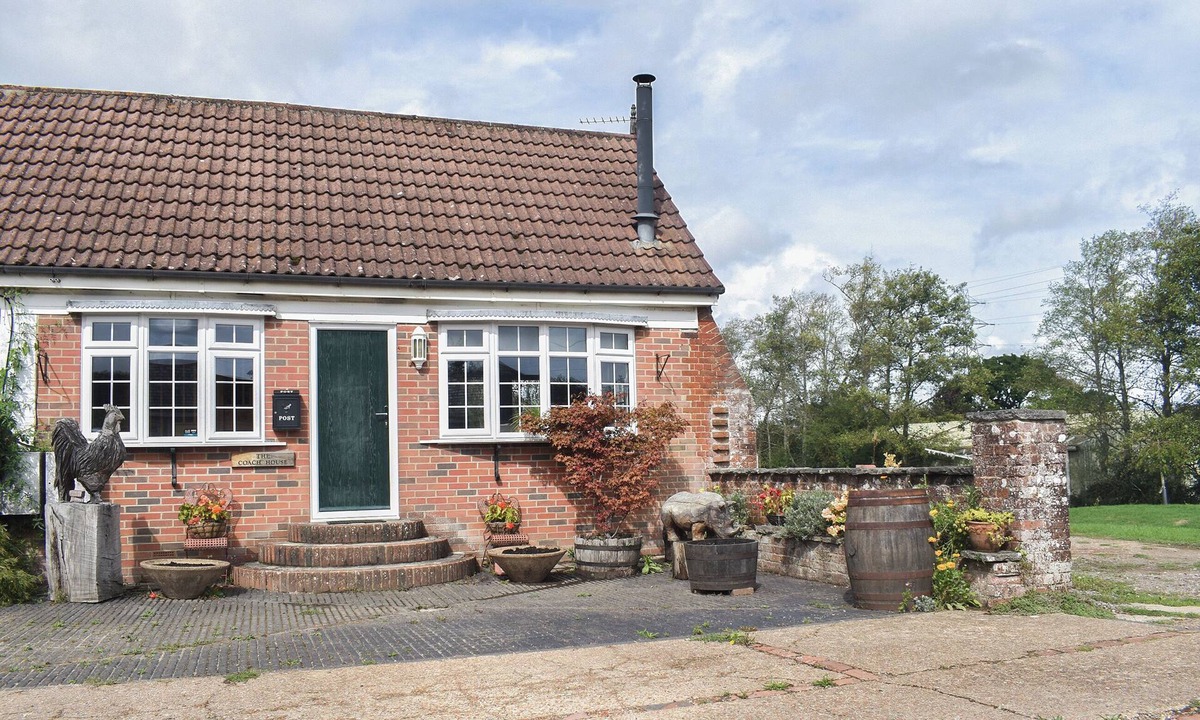 Ryde Cottage | The Coach House - UK41070