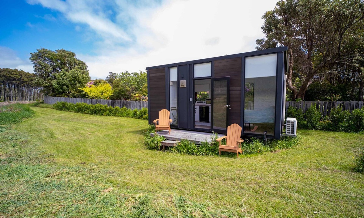 Waimangaroa House | The Coast 2 by Tiny Away