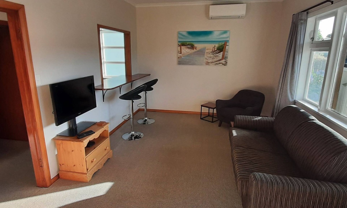 Wellington Apartment | The Coast is Clear - South Coast delight