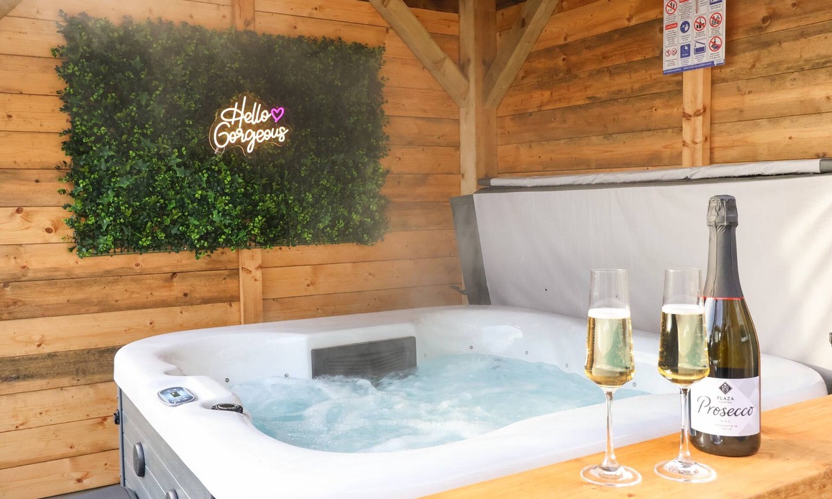 Hornsea Cottage | The Coastal Hideaway