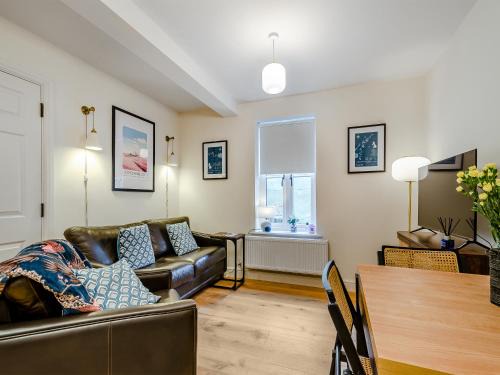 Lechlade House | The Colleys