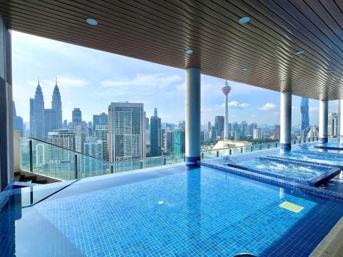 Kuala Lumpur City Centre Apartment | The Colony BEST SKY Pool View