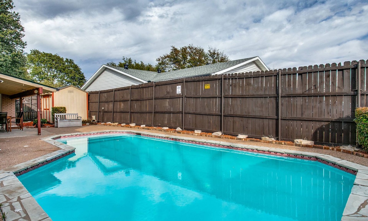 The Colony House | The Colony Getaway