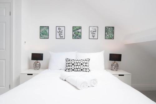 Burton on Trent House | The Comet - 5 separate beds & 3 bathrooms