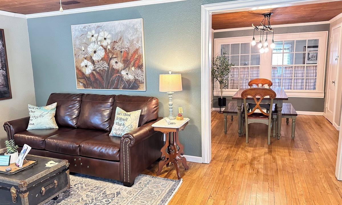 Stephenville House | The Compass, Entire House with World Travelers Theme near TSU