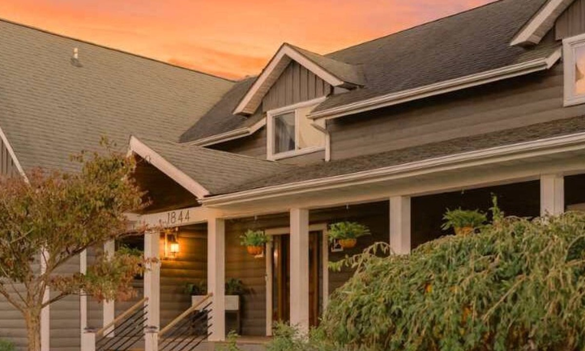 Buchanan Condo | The Compass Retreat - Upper Suite
