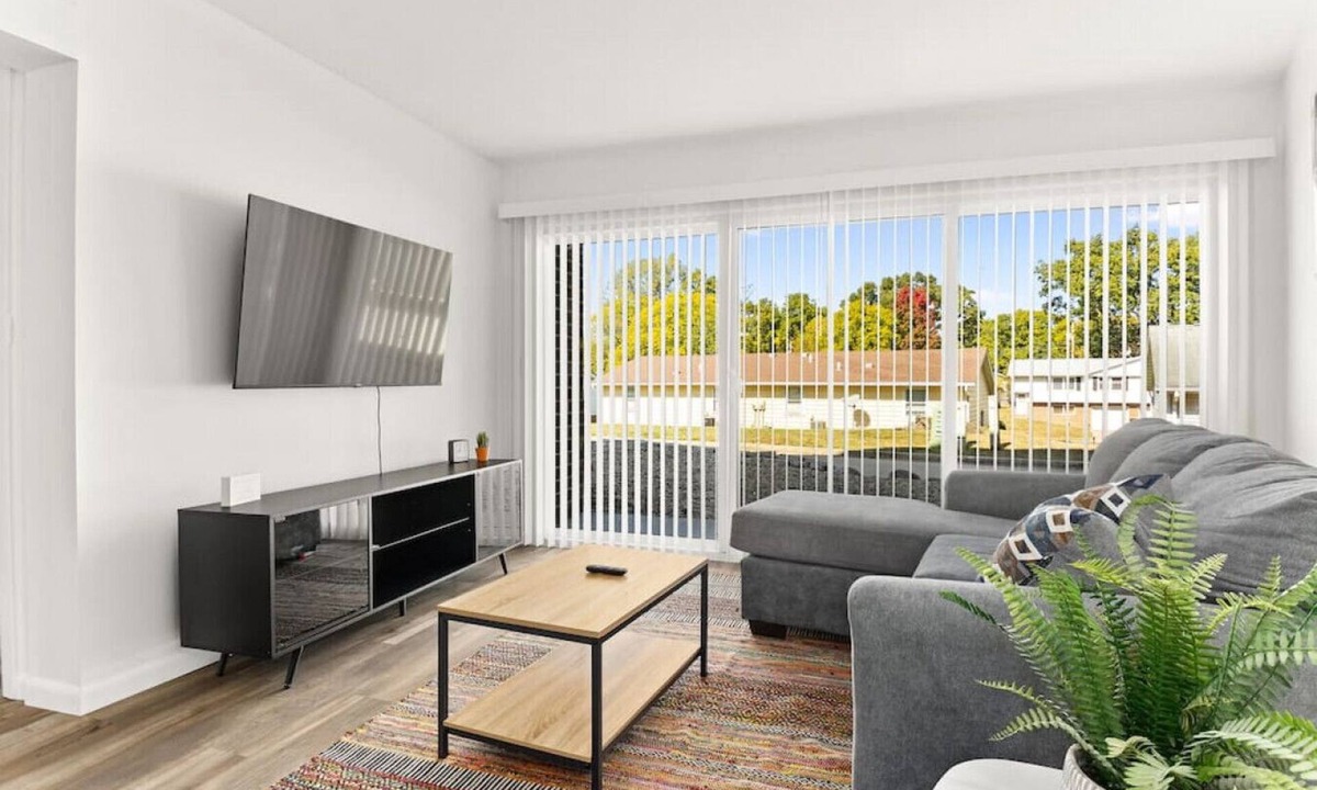Orange Prairie Apartment | The Concord Place A3