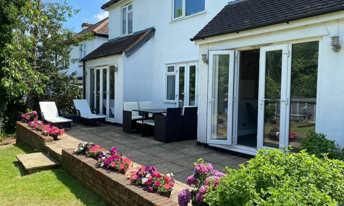 Kings Langley Bed & Breakfast | The Coniston Rooms