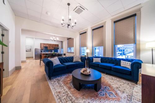 Sedalia Apartment | The Conservatory