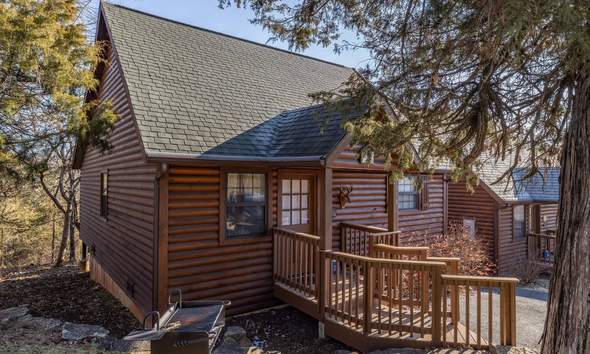 Branson Cabin | "The Constitution" Luxury Cabin at Branson Woods Resort