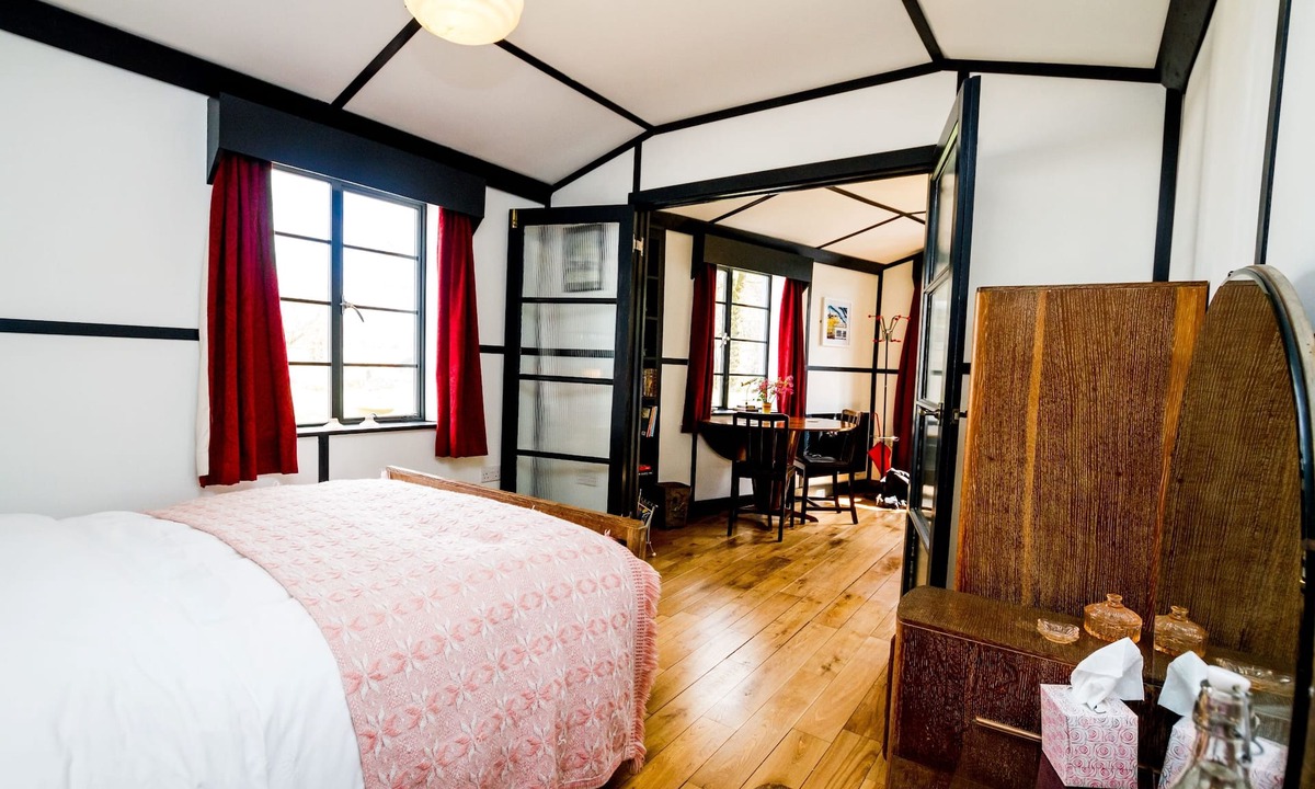 Walsingham Bed & Breakfast | The Control Tower Vegetarian B&B