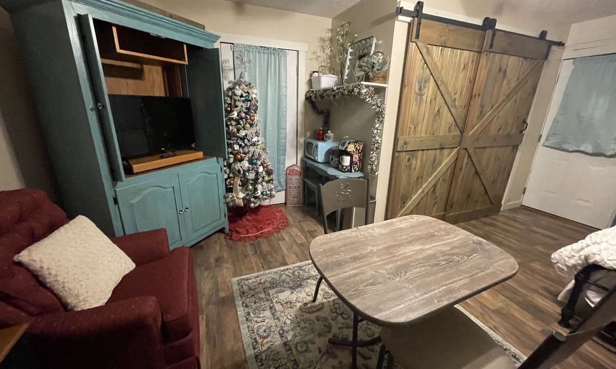 Middleburg Cabin | The Coop Inn