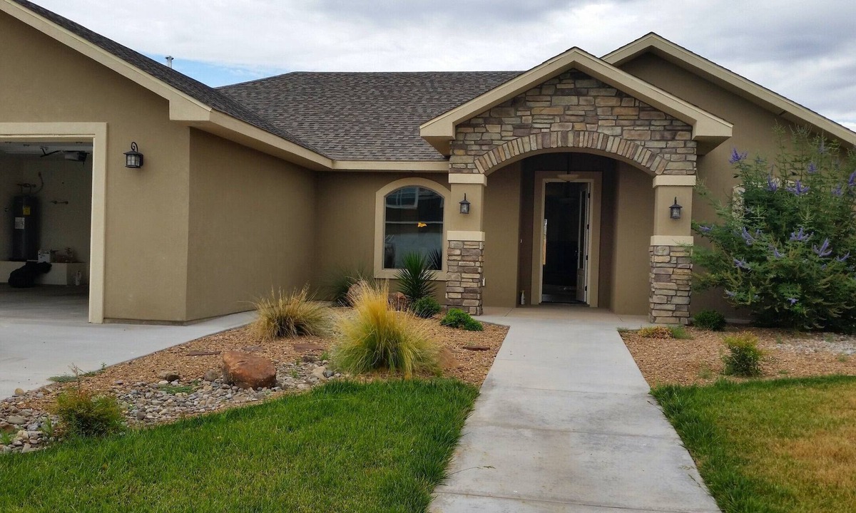 Roswell House | The Coop is a cozy pet friendly home in the heart of Roswell near hospitals