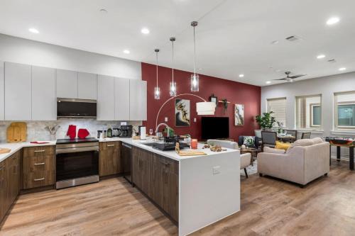 Fort Worth House | The Coral 2BD TownHouse 7ST Walkable