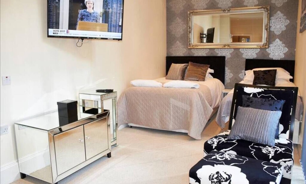 Southport Apartment | The Coral Suite Summa