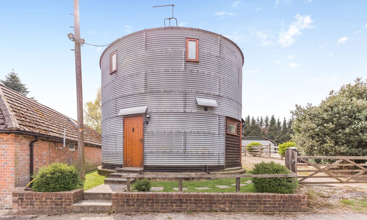 Sedlescombe House | The Corn Bin - One Bedroom House, Sleeps 2