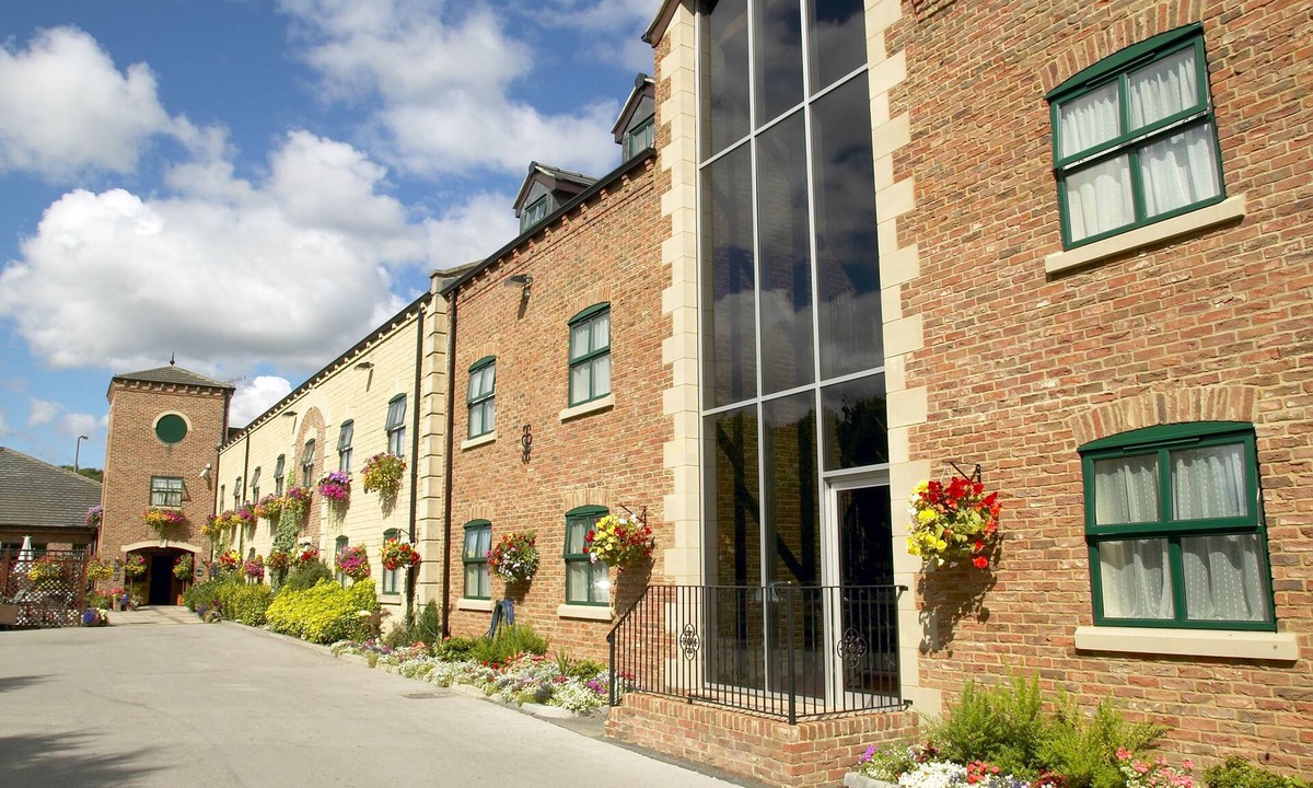 Leeds Hotel | The Corn Mill Lodge Hotel