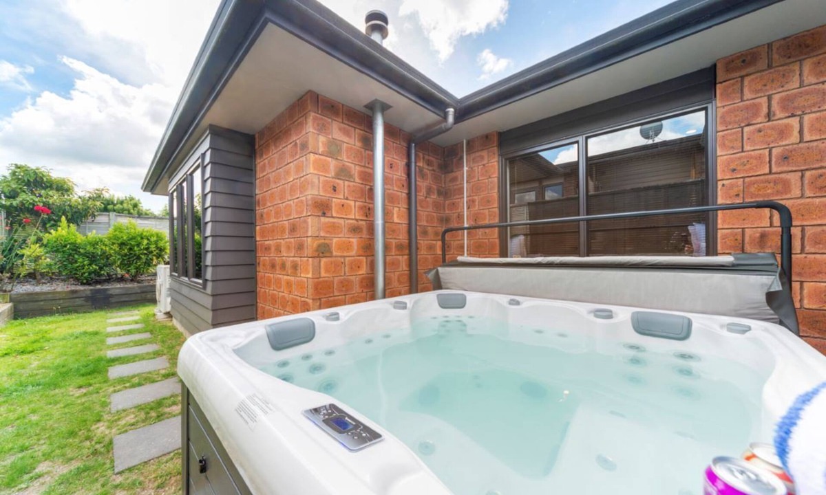 Nukuhau House | The Corner Haven Taupo