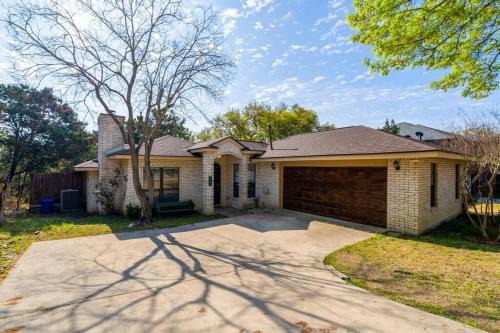 Helotes House | The Corniest Property in Texas ♥ 4 BR ♥ 1/4 Acre ♥