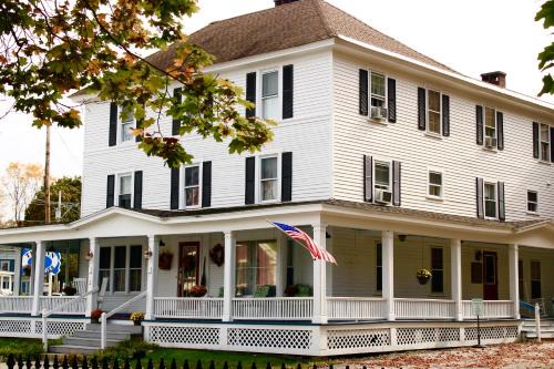 Cornish Hotel | The Cornish Inn