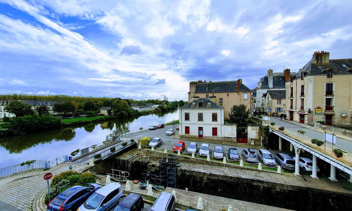 Redon Apartment | The Corsair's Den