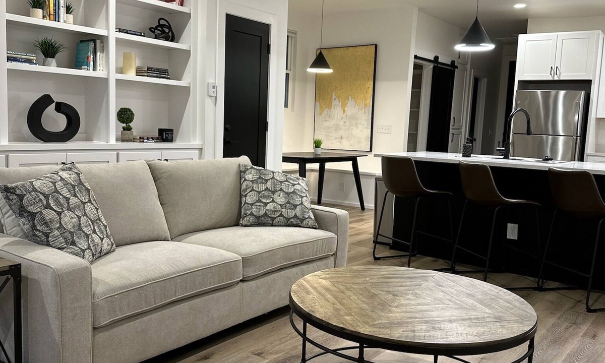 Edmond House | The Cosmo 640 Downtown Edmond