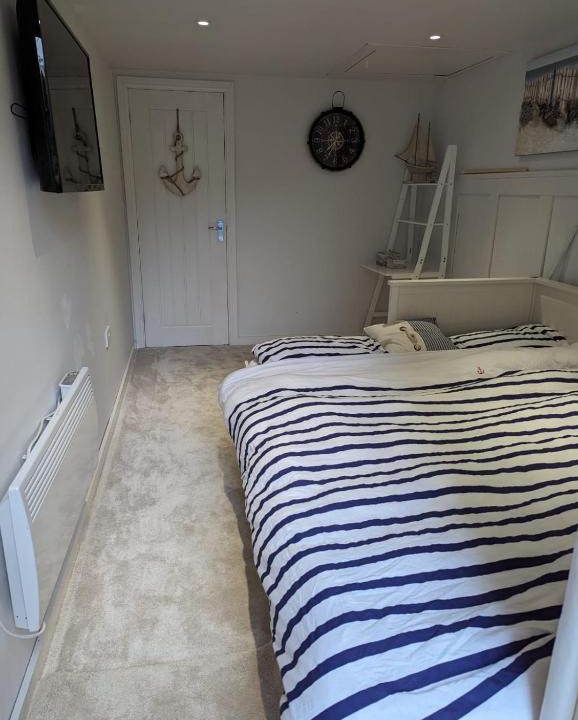 Crynant House | The Cosy Beach