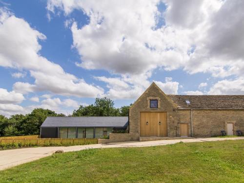 Ampney Crucis House | The Cotswold Barn