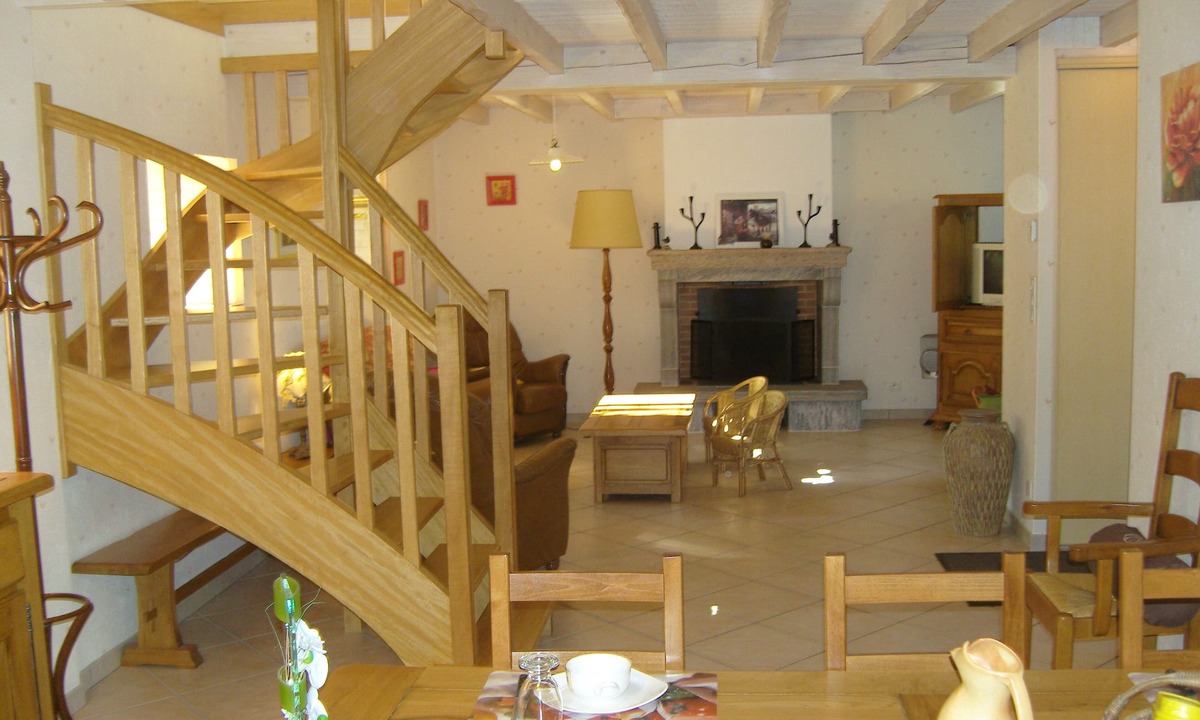 Saint-Pierre-du-Chemin Cottage | The cottage of La Pierre Rose 26 km Puy du fou 7 people