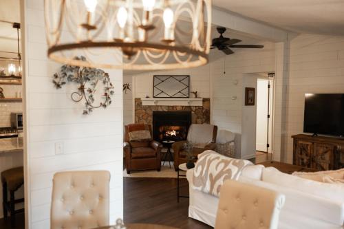 Dahlonega House | The Cottage at Cardinal Hill