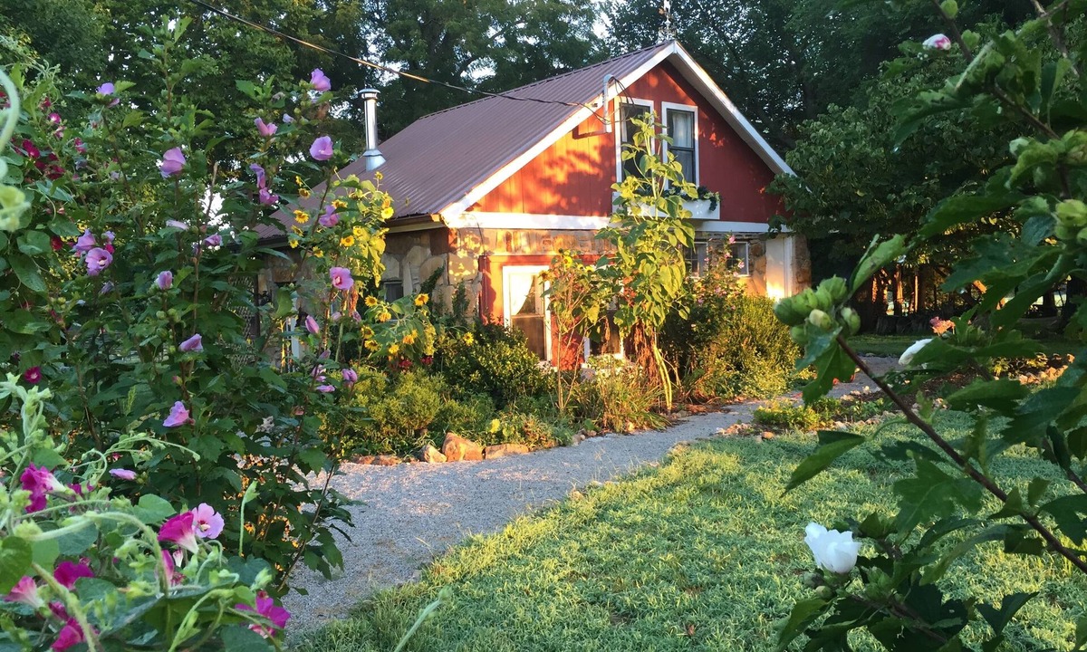 Carthage Cottage | The Cottage at Ozark Highlands Farm