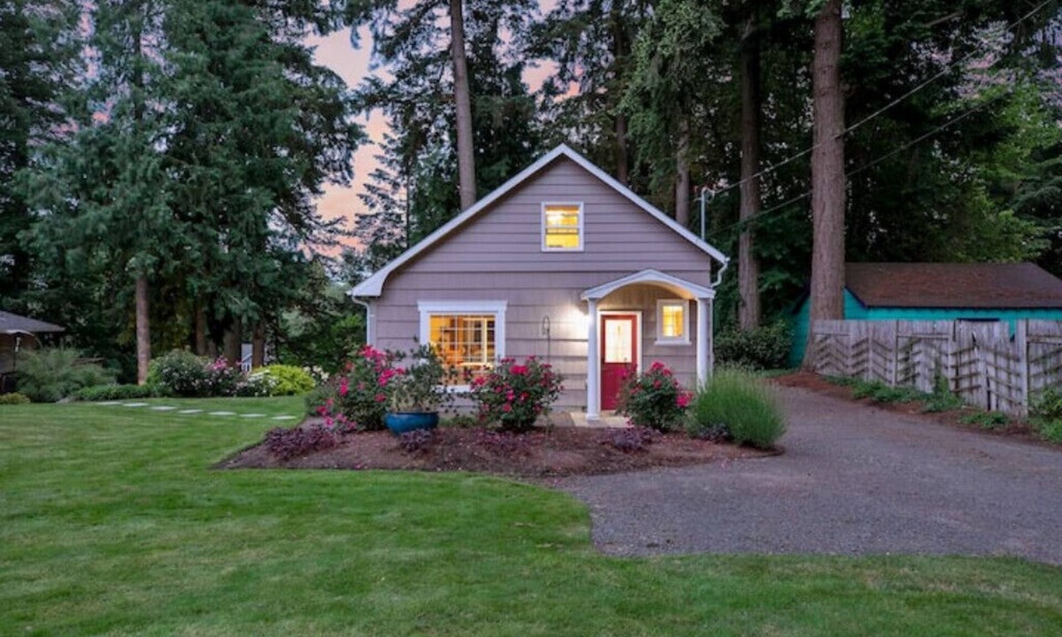 Tigard Cottage | The Cottage at River Run!