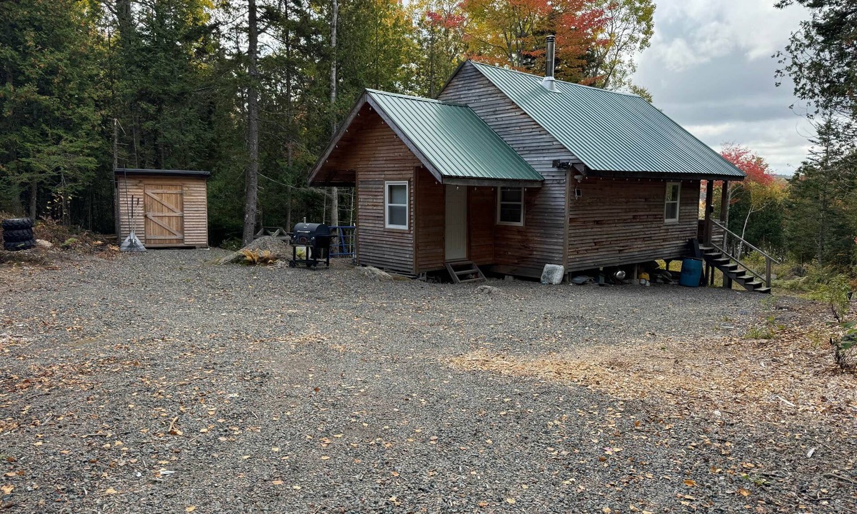 Clifton Royal Cabin | The Cottage on Robin Hood Lake Off Grid Adventures
