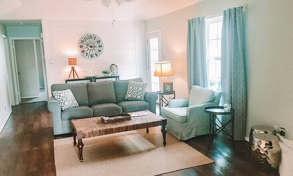 Woodway House | THE COTTAGE@CHAPEL RIDGE #1 in Waco for Exceptional reviews! Ranked #6 in all TX
