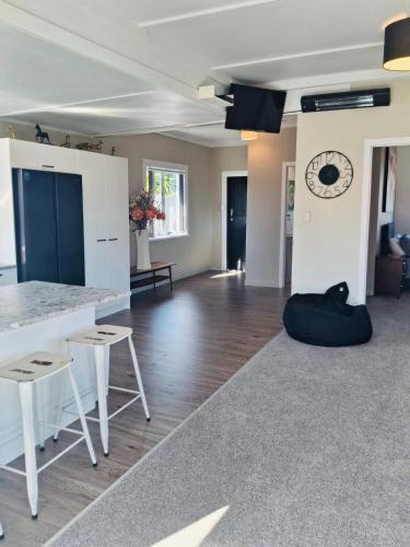 Whitianga House | The cottage coghill