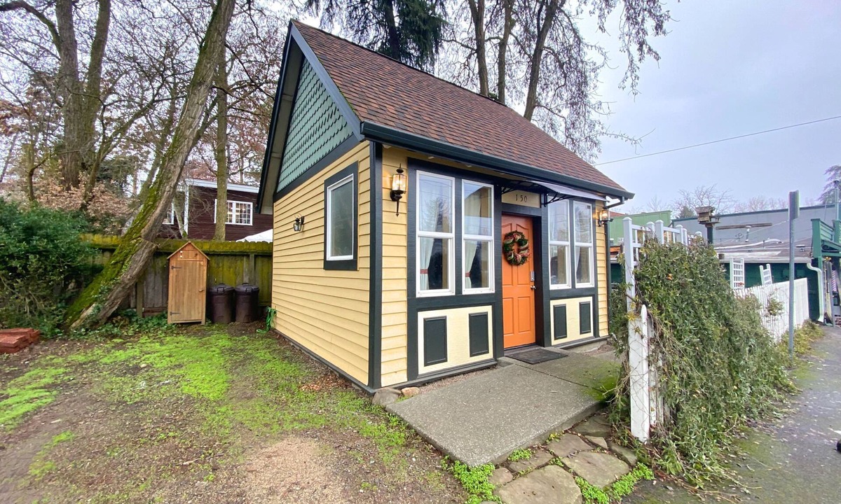 Jacksonville Cottage | The Cottage Downtown!