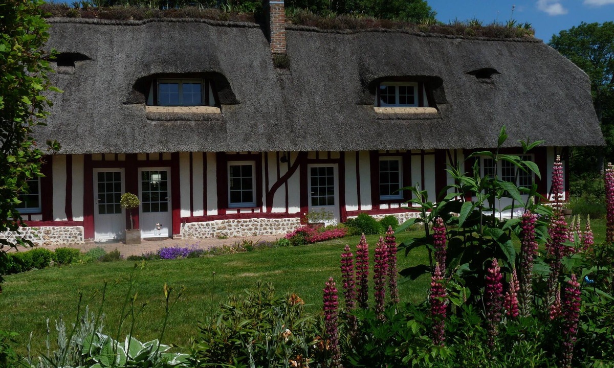 Saint-Leger-de-Rotes House | - The cottage -