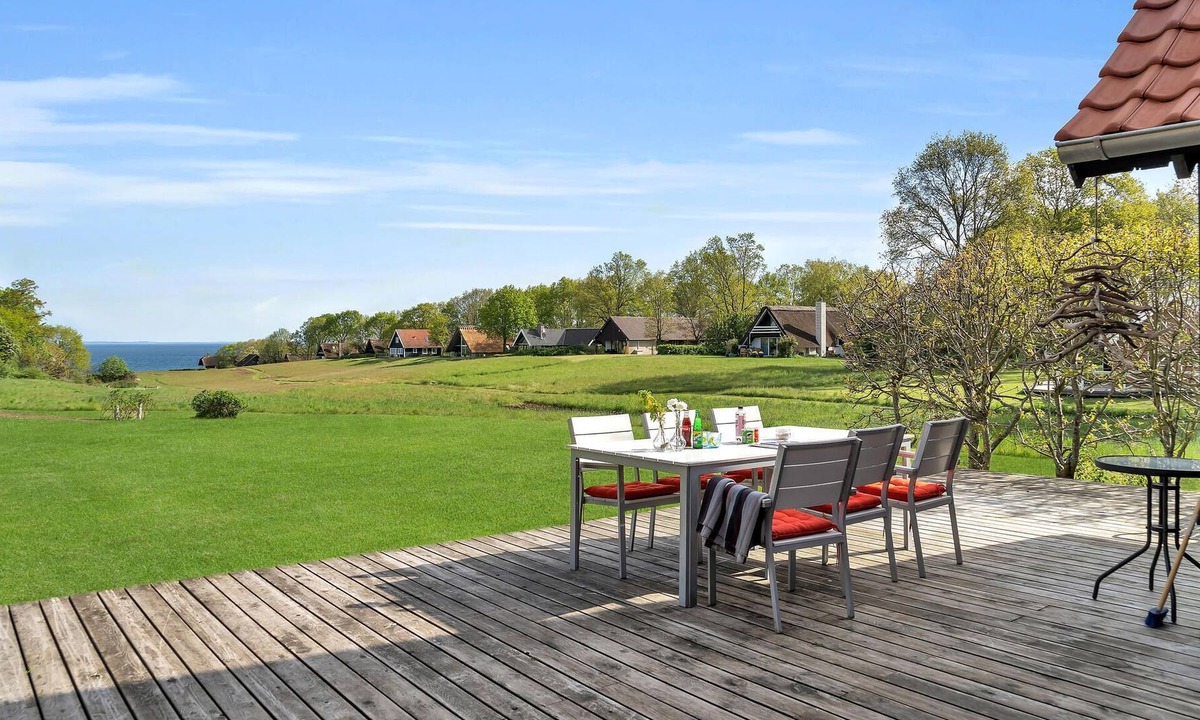 Vedelshave House | The cottage is located in the beautiful recreational cottage area of Båring.
