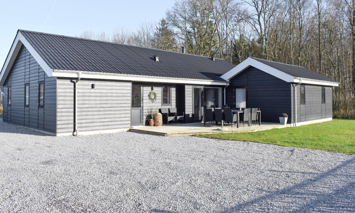 Pøt Strandby House | The cottage offers enough space even for a large family, even two families on vacation together.