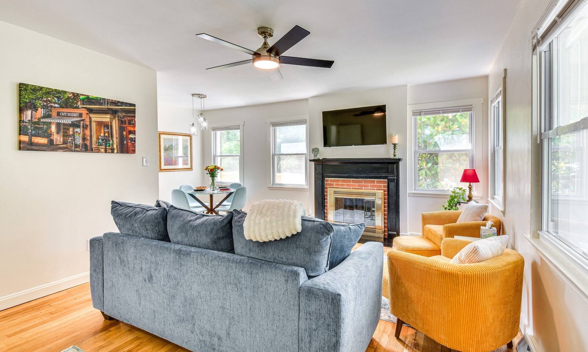 Seneca House | The Cottage on Corinth