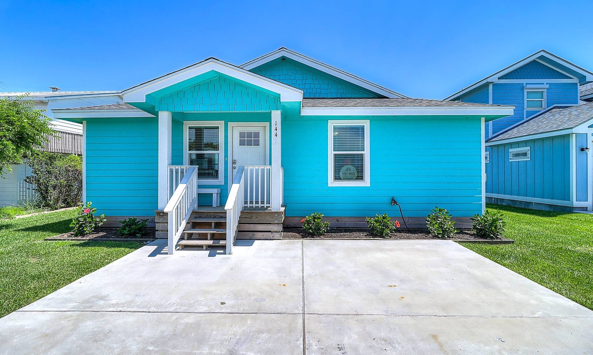 Rockport House | The Cottage on Salt Lake | Private Dock, Grill & Yard | Near Beach