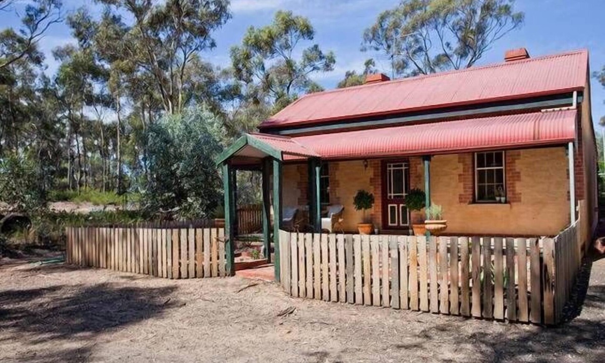 Strathfieldsaye Cottage | The cottage - Strathfieldsaye Bendigo